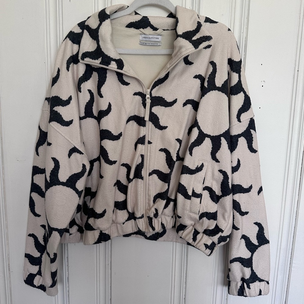 Urban Outfitters Black and Cream Puffer Jacket